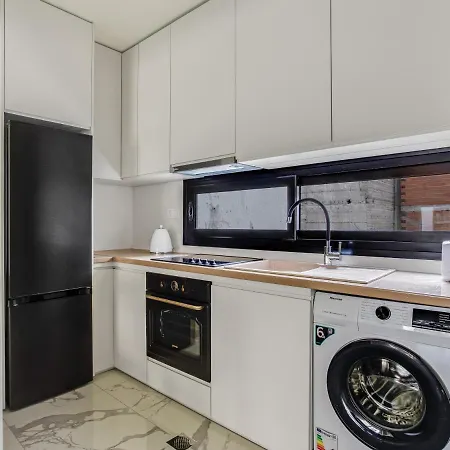 Sanders Old Port Apartment *