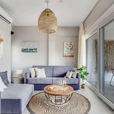 Sanders Old Port Apartment