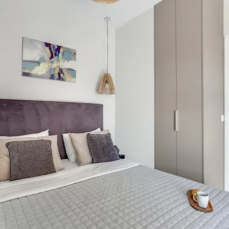 Sanders Old Port 아파트 *